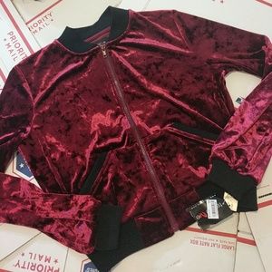 NWT TeezeMe Cropped Crushed Velvet Zip front top